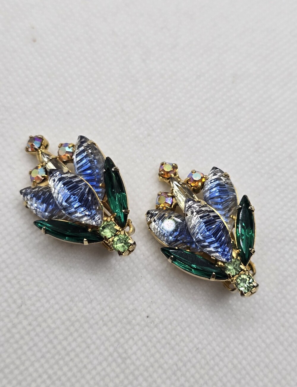 Vintage Carved Vitrail Glass Blue Flower Rhinestone Clip-on Earrings
